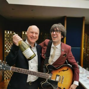 Queen supported by Château Mont-Pérat: a musical pairing with Nelson Pari Mmus on lead guitar and Richard Bampfield MW on vocals | Thursday 4th November