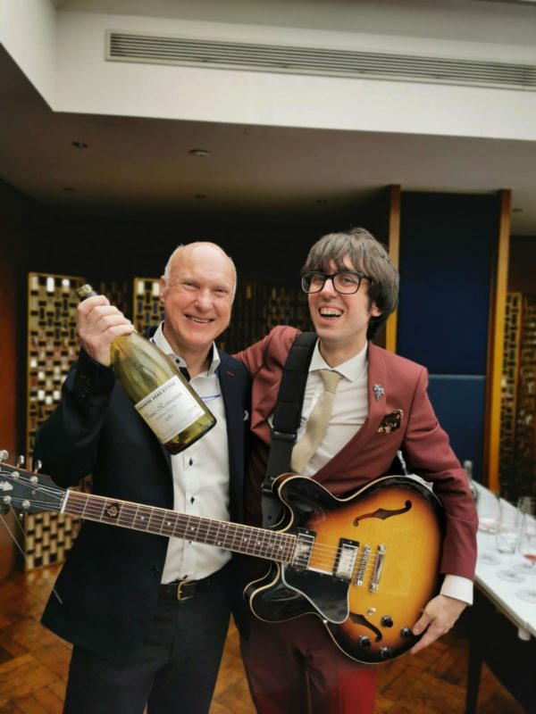 Queen supported by Château Mont-Pérat: a musical pairing with Nelson Pari Mmus on lead guitar and Richard Bampfield MW on vocals | Thursday 4th November